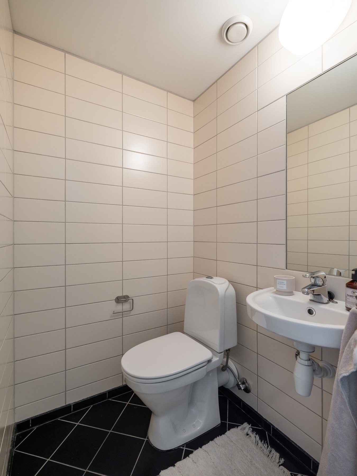 I 1.etasjen er det også et praktisk toalettrom. Galleribilde