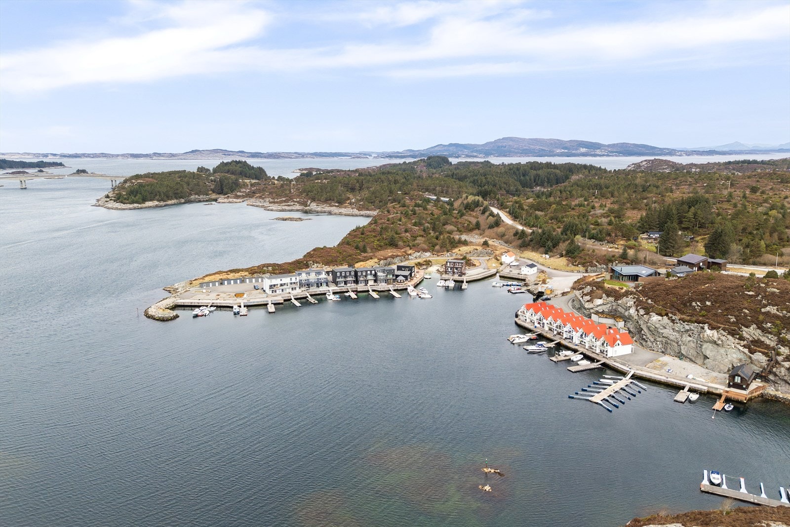 - Austevoll er kjent for sitt gode kystmiljø og levende lokalsamfunn, med hyggelige møteplasser og aktiviteter gjennom året - Galleribilde