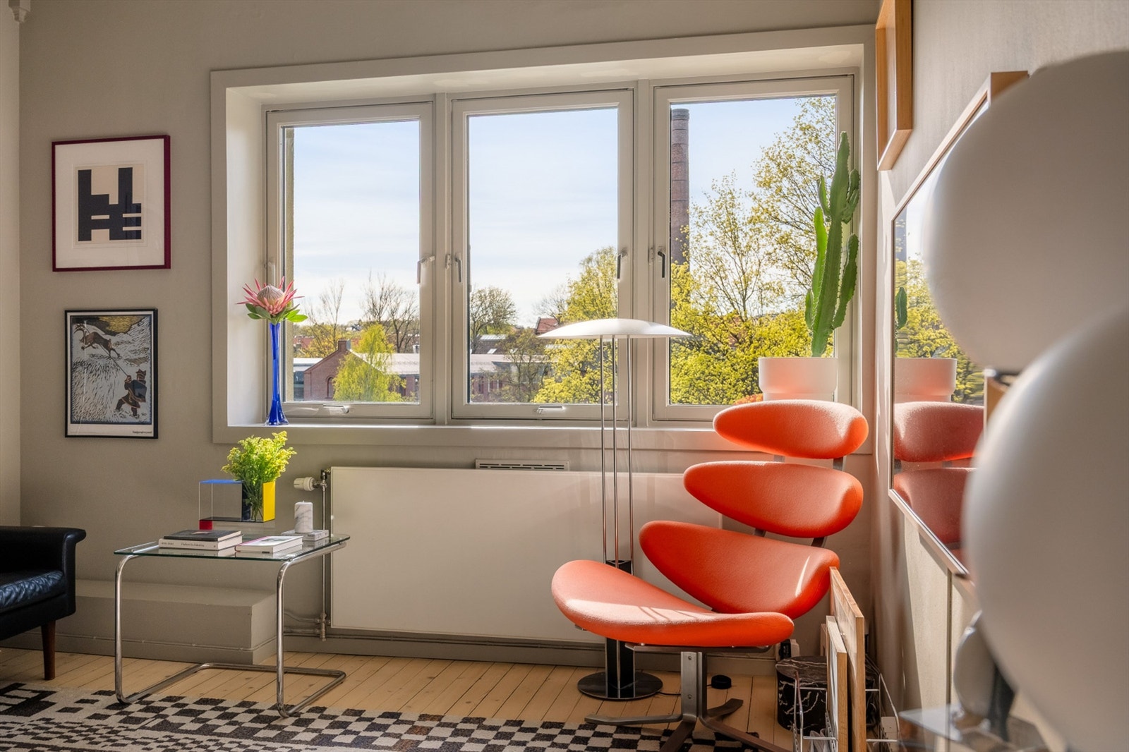 Luftig utsikt som slipper inn rikelig med naturlig lys Galleribilde