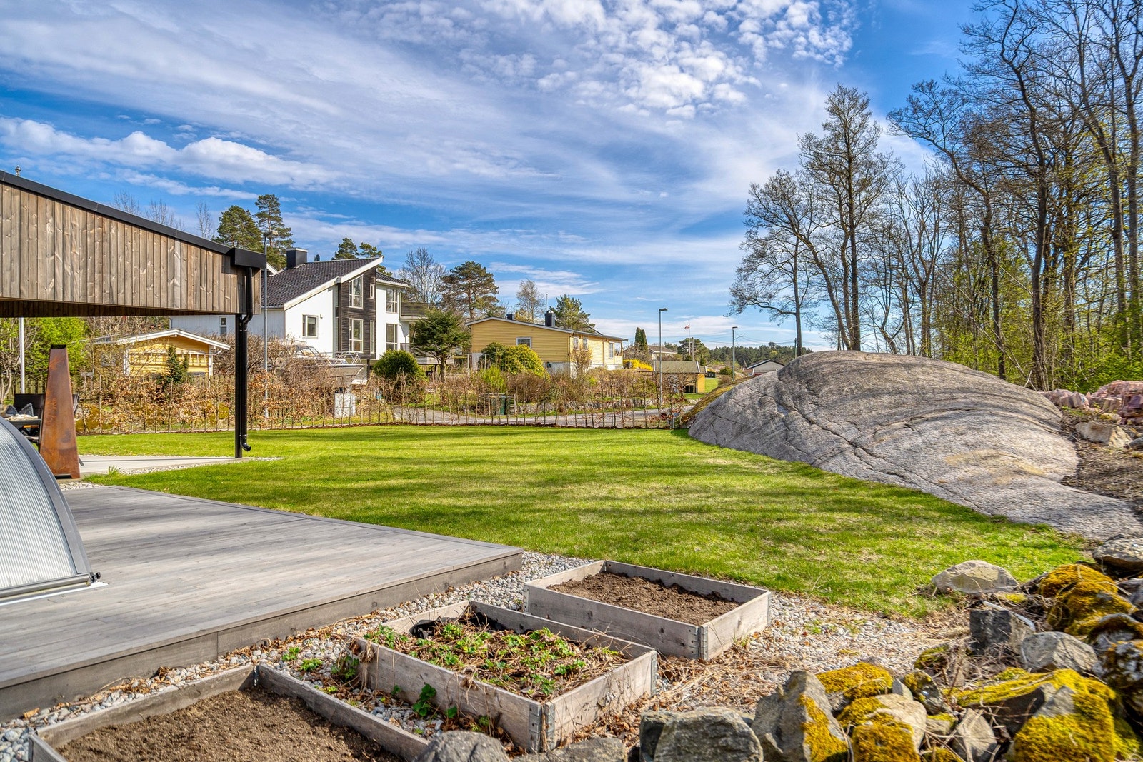 Nydelig tomt med svaberg Galleribilde