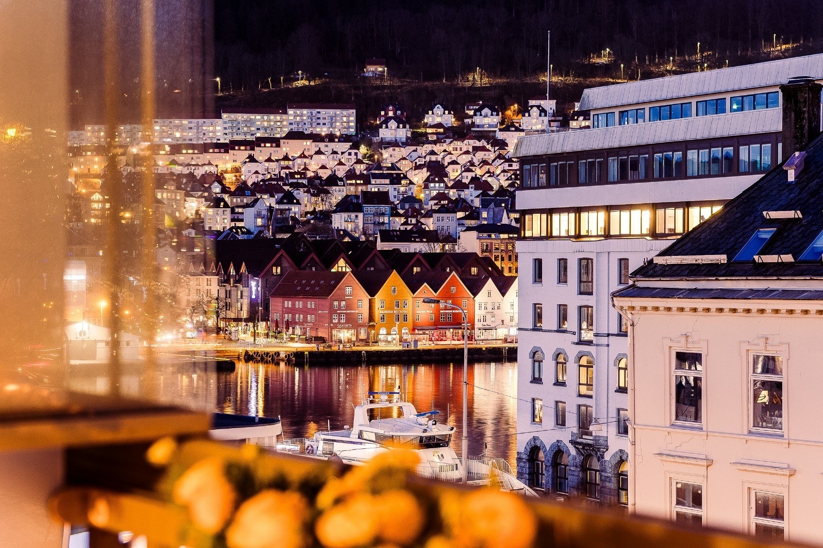 Her bor du i hjertet av Bergen med alt byen har å by på rett utenfor døren Galleribilde