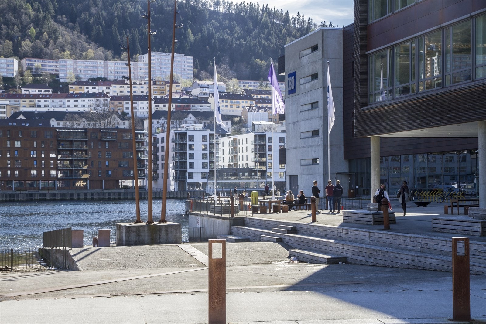 - Boligen har en attraktiv beliggenhet med nærhet til BI og sjønære omgivelser ved Marineholmen Slippen - Galleribilde