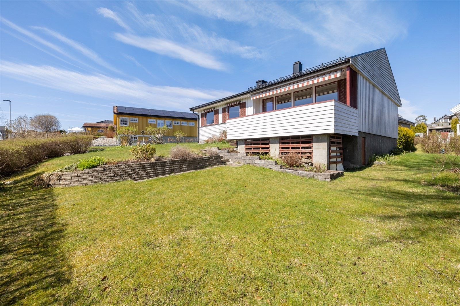 Boligen er fundamentert på byggegrunn av fjell. Galleribilde