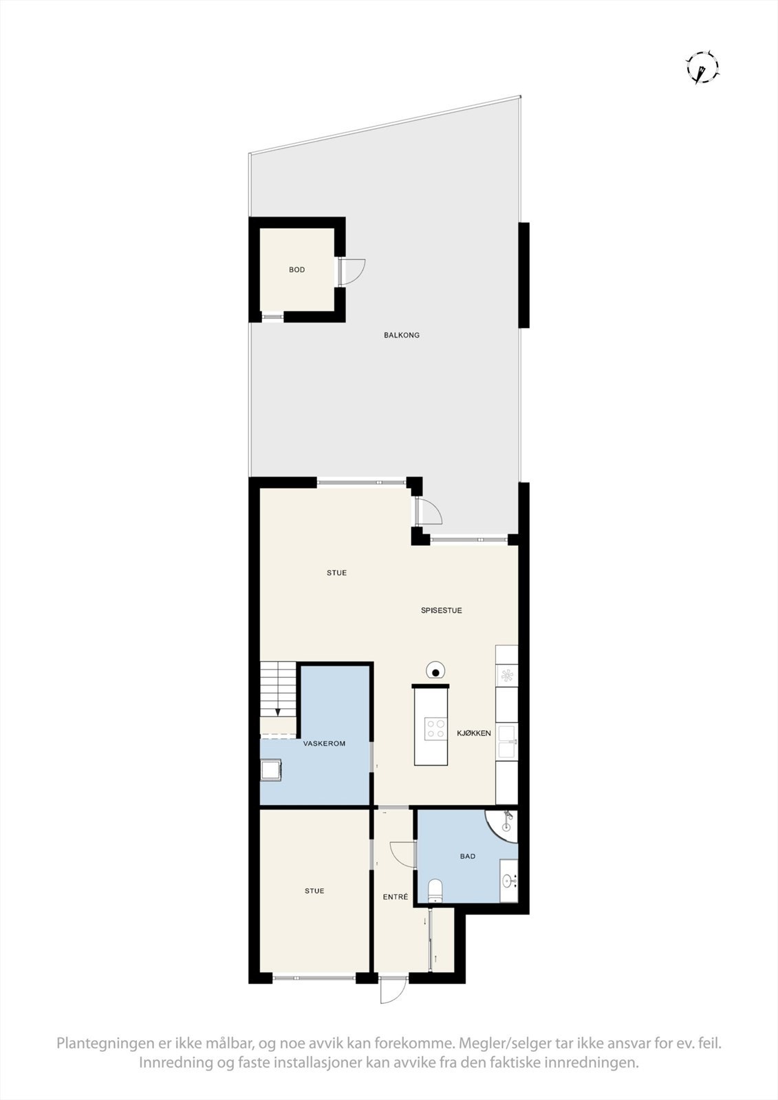 1.etasje byr på en åpen og innbydende løsning mellom stue og kjøkken, samt entré, bad, ekstra stue og vaskerom (Opprinnelig bod, se pkt. ferdigattest). Galleribilde
