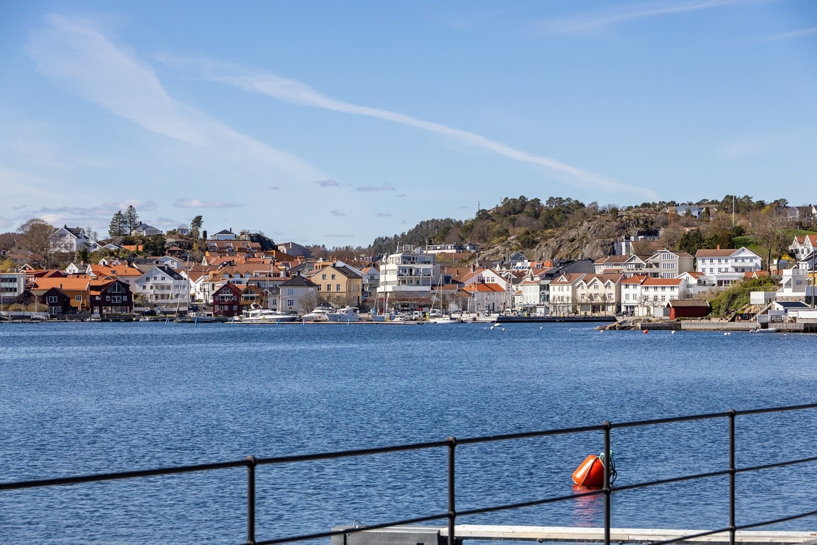 I umiddelbar nærhet finner du flotte tur- og badeplasser, som naturperlen Marivold. Galleribilde