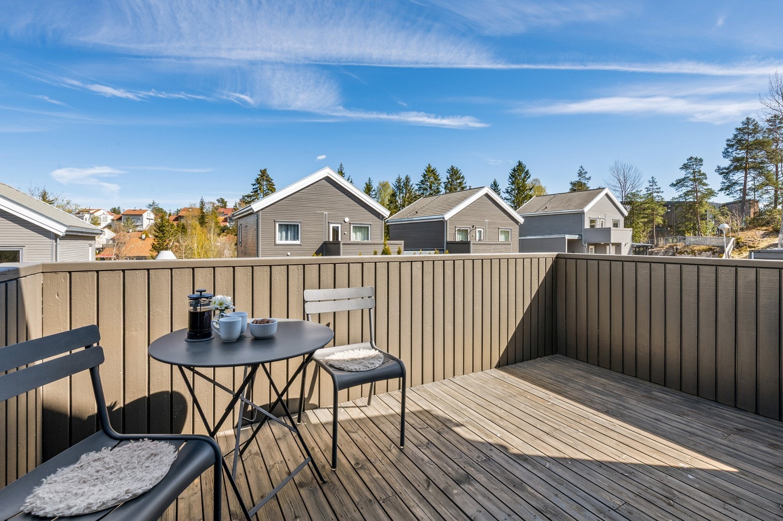 Balkong i 2. etasje med plass til kafebord med mer Galleribilde