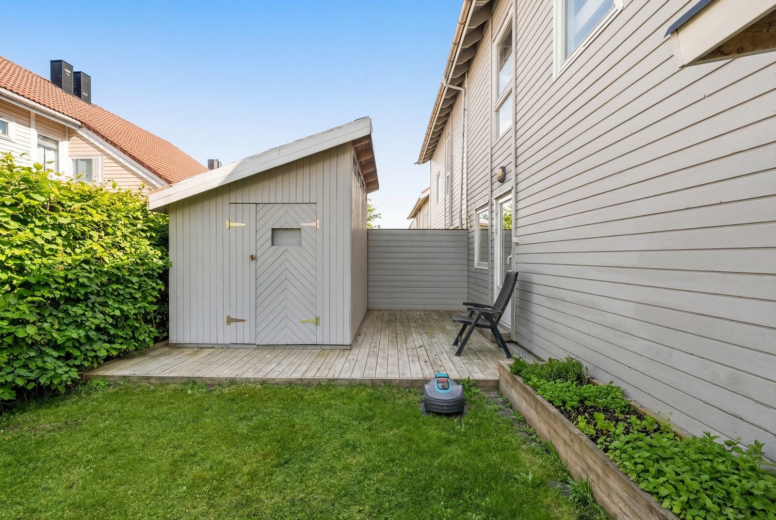 Praktisk utebod på baksiden av huset Galleribilde