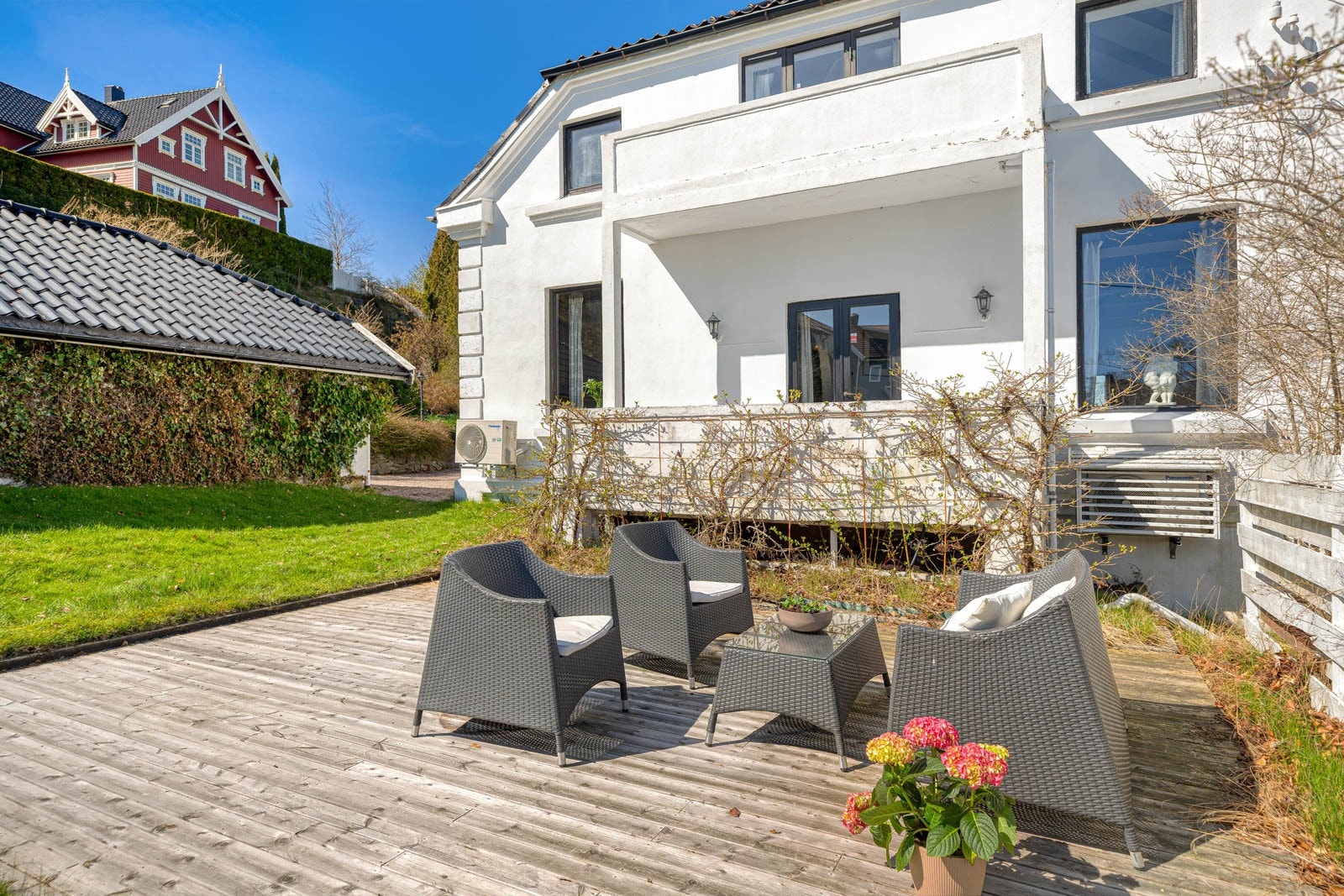 Terrasse ut fra stuen Galleribilde