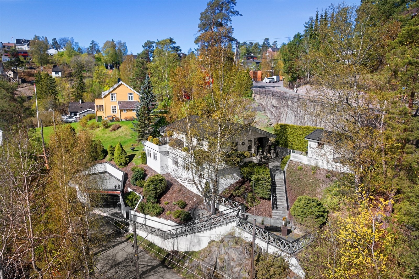 Her bor du med nærhet til både fjorden og marka, med turstier i Brannfjell og Ekebergskogen. Galleribilde