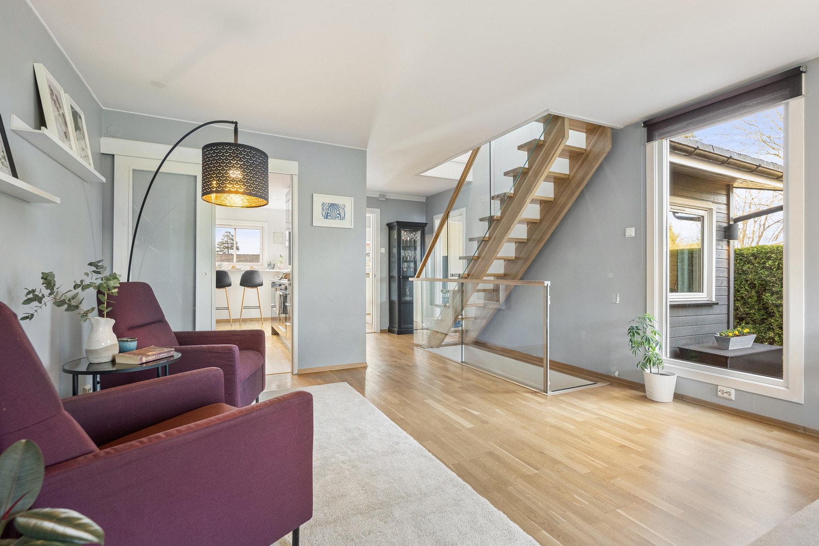 Stue med fine, innvendige lysforhold Galleribilde