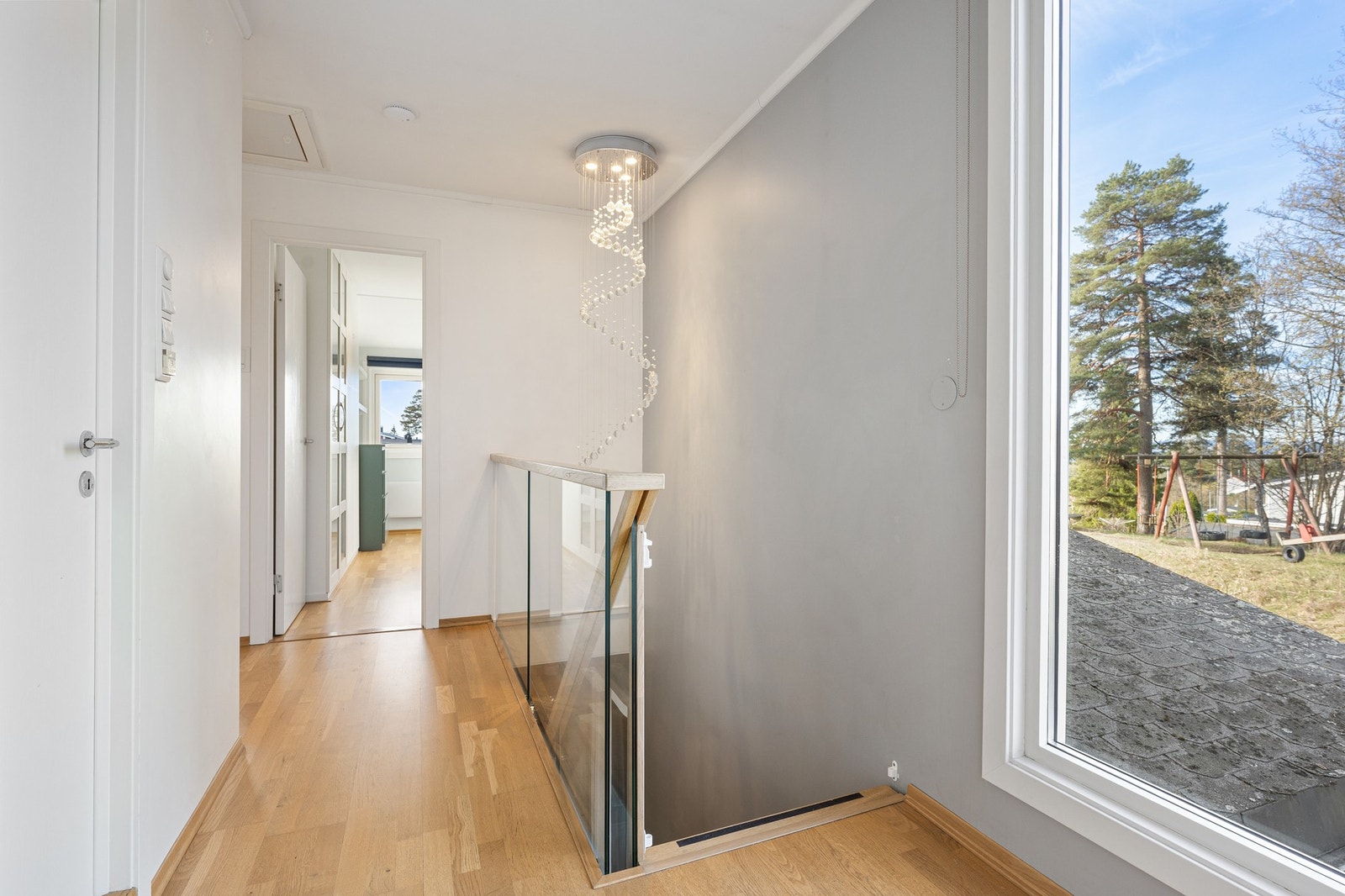 I 2. etasje er det tre soverom samt et bad Galleribilde