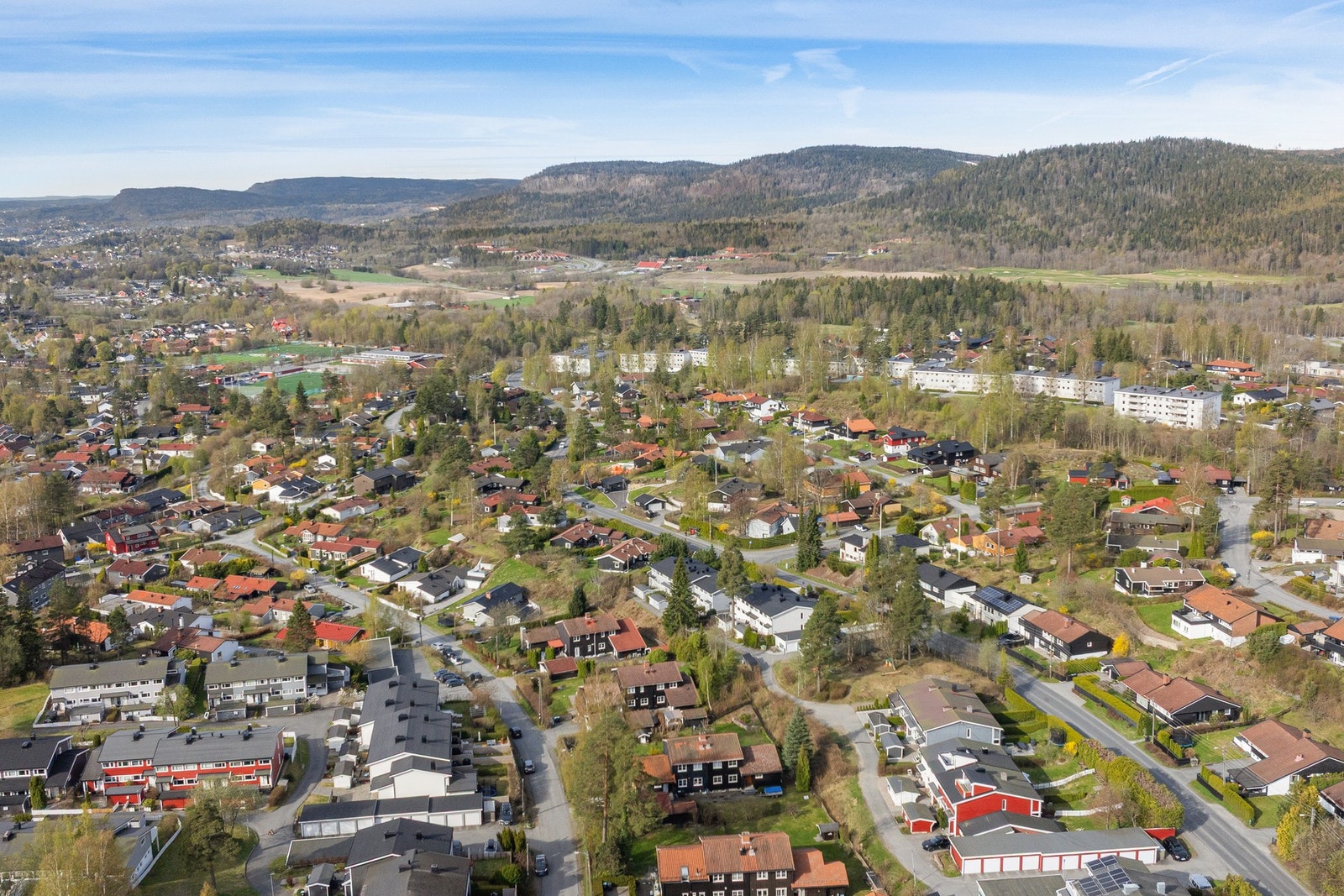 Området er populært blant både barnefamilier, par og voksne som ønsker å bo i fredelige omgivelser med enkel tilgang til Oslo Galleribilde