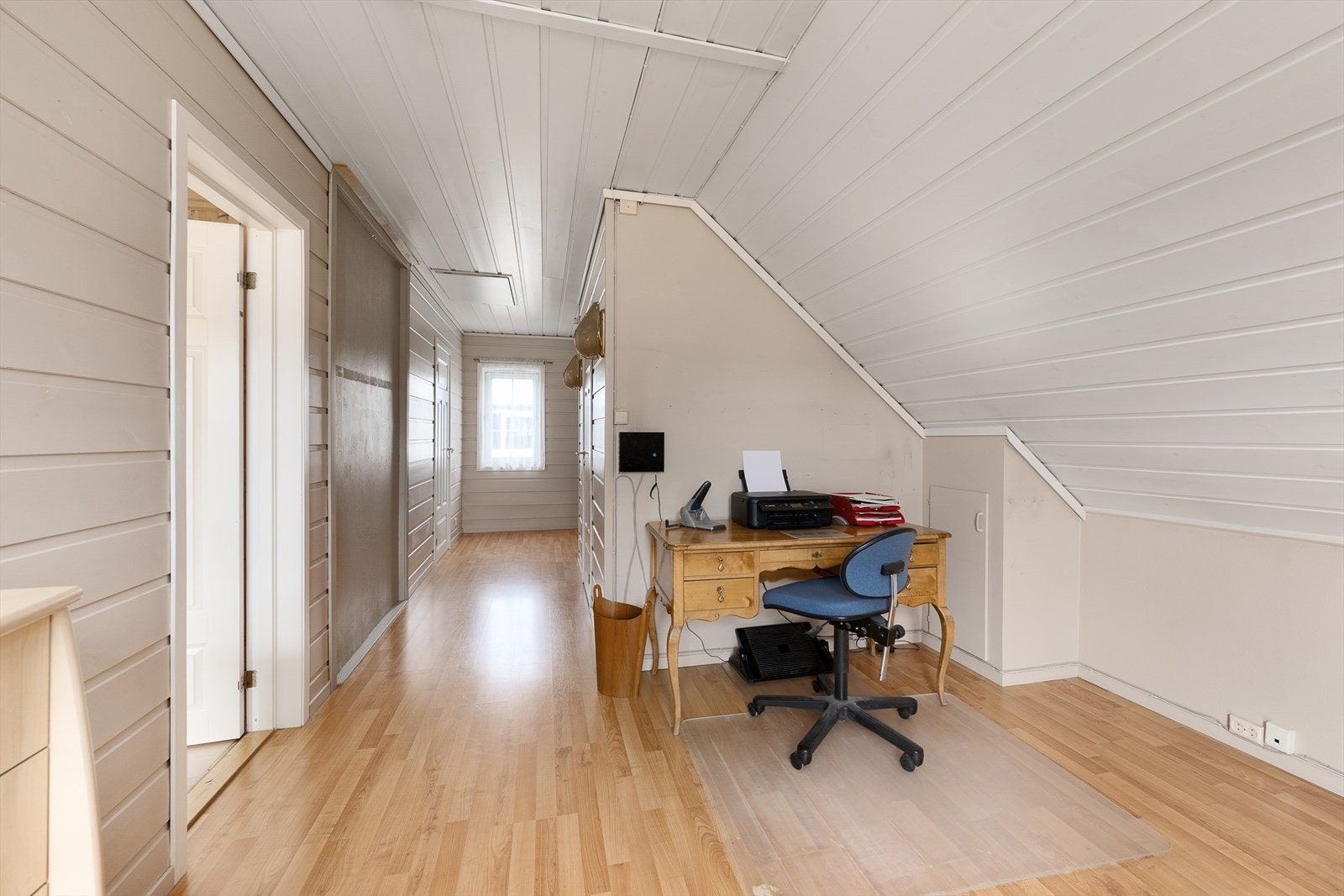 Gangen i andre etasje har en praktisk krok som kan innredes som en liten arbeidsplass. Galleribilde