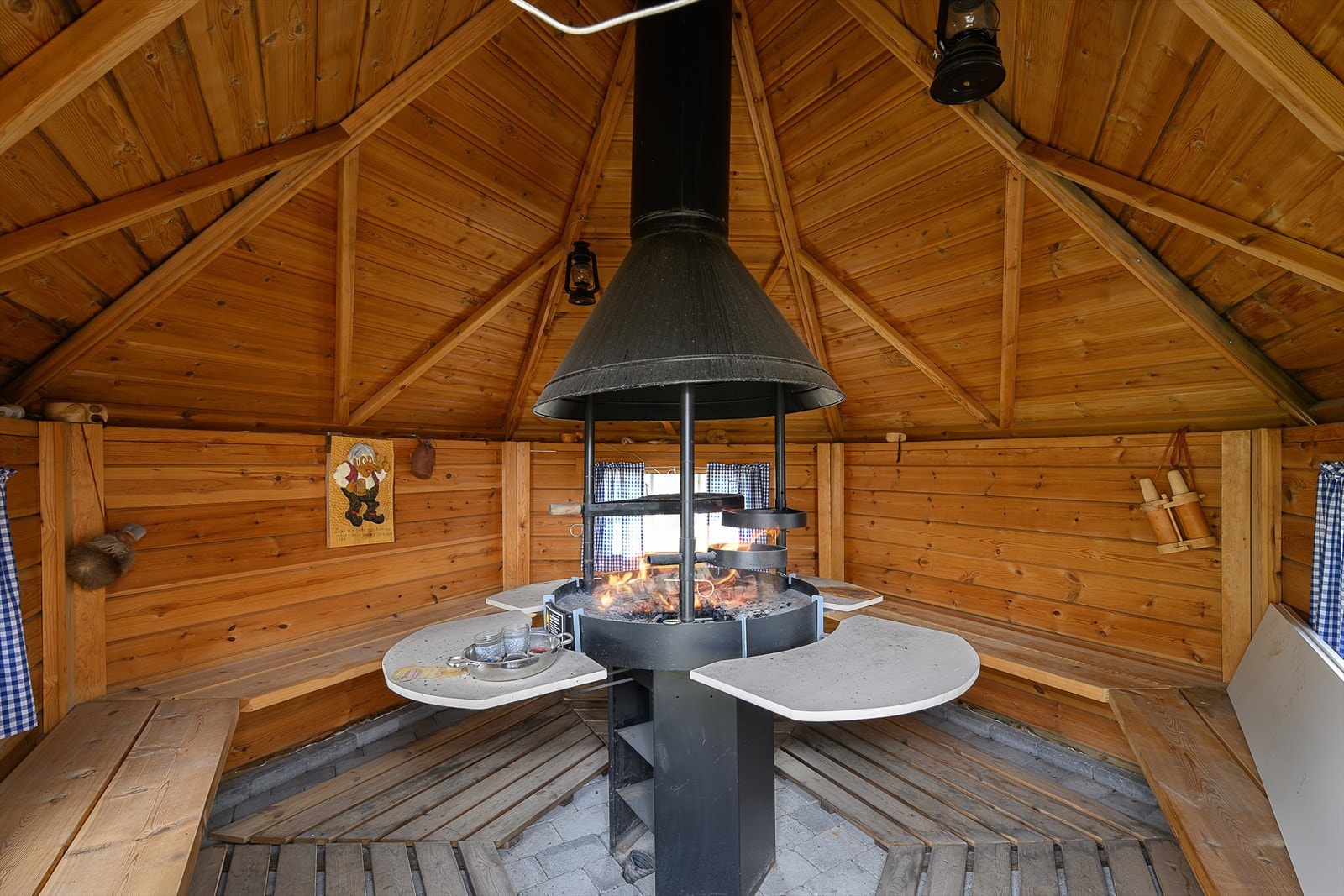 Grillhytten er et perfekt samlingspunkt for sosiale lag året rundt. Galleribilde