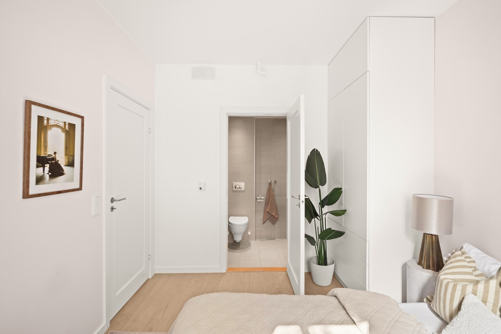 Soverom med bad en suite Galleribilde