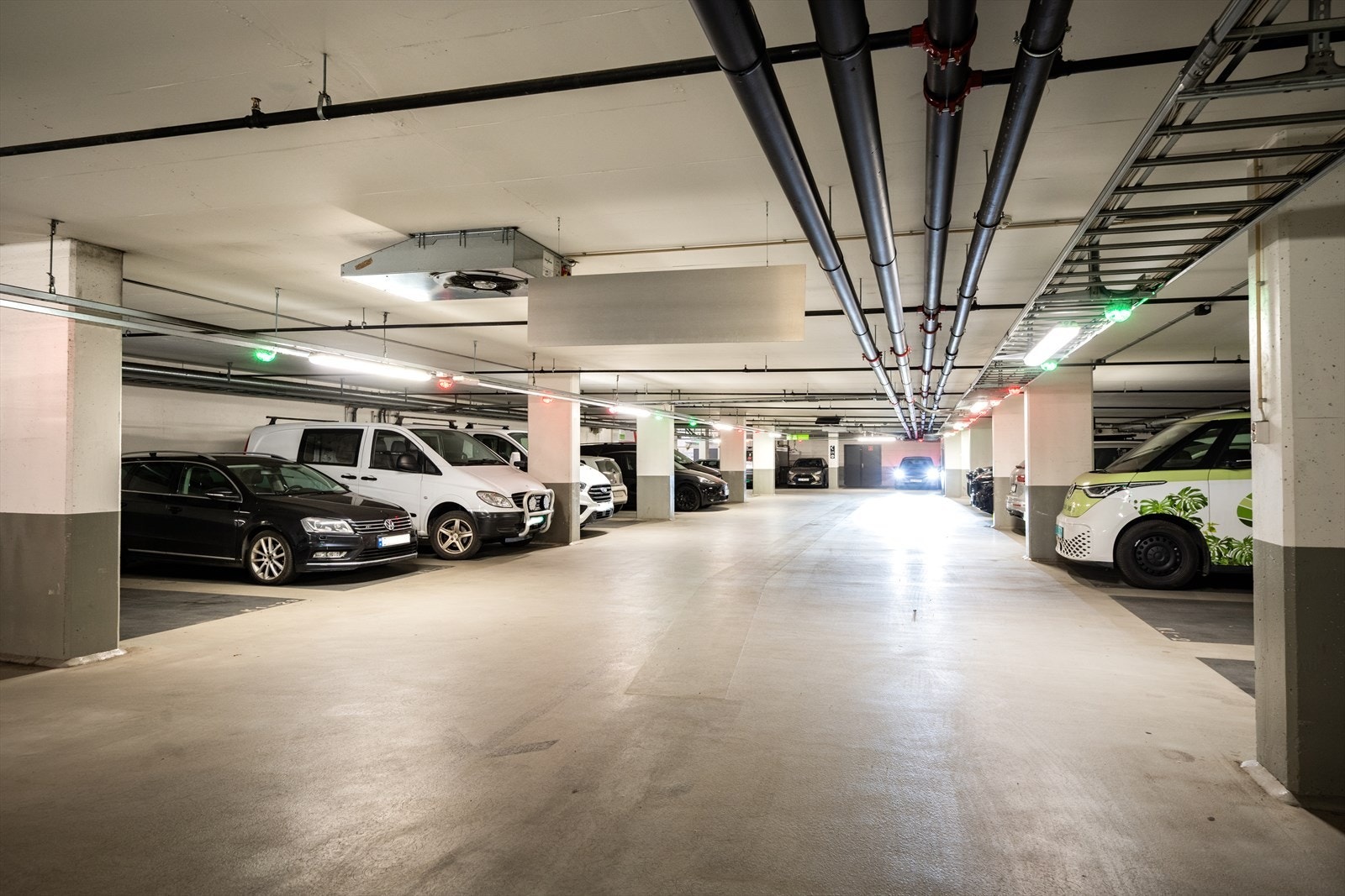 Parkeringsanlegg hvor det er mulig å leie plass ved ledighet. Galleribilde