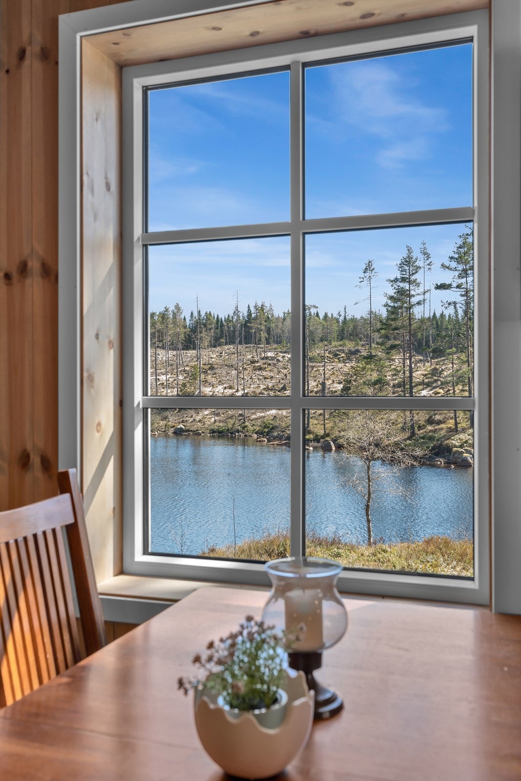 Vinduene er skiftet til vedlikeholdsvennlige PVC-vinduer med 2-lags glass fra 2016. Galleribilde