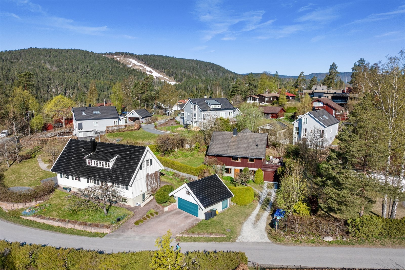 Vardåsen skisenter ligger i nærheten og gir gode tilbud for både små og store. Galleribilde