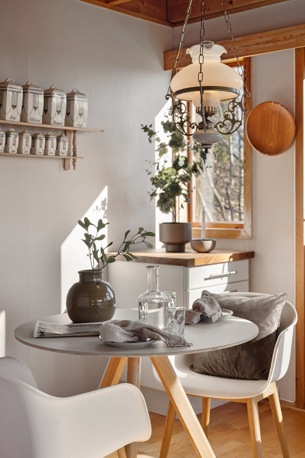 Rommet har plass til spisebord. Galleribilde