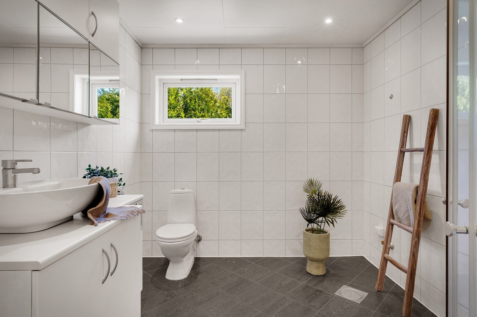 - Badet måler 6,7 m² - Galleribilde