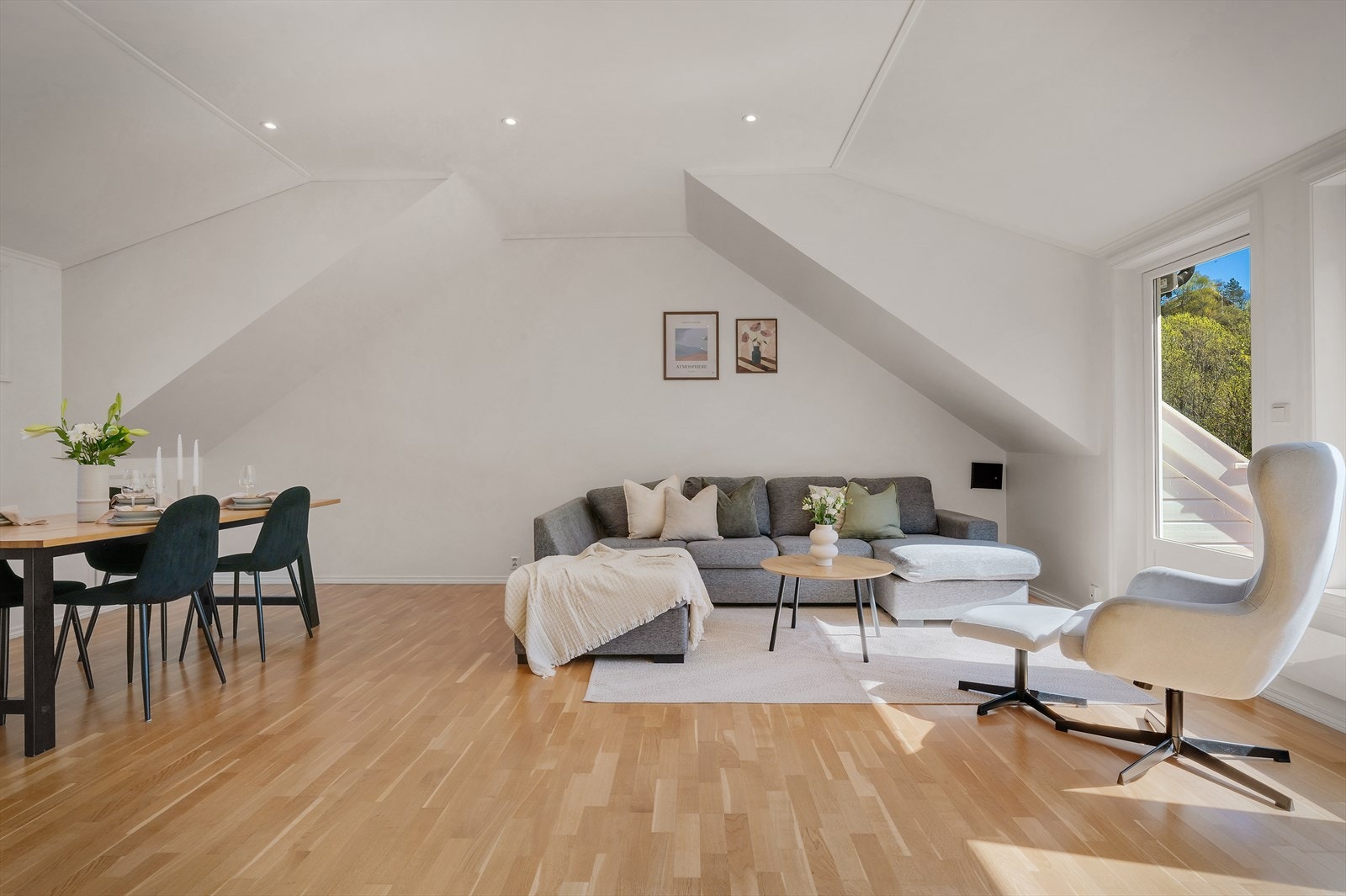 - Boligen har et BRA-i på 114m² fordelt over 2 plan - Galleribilde
