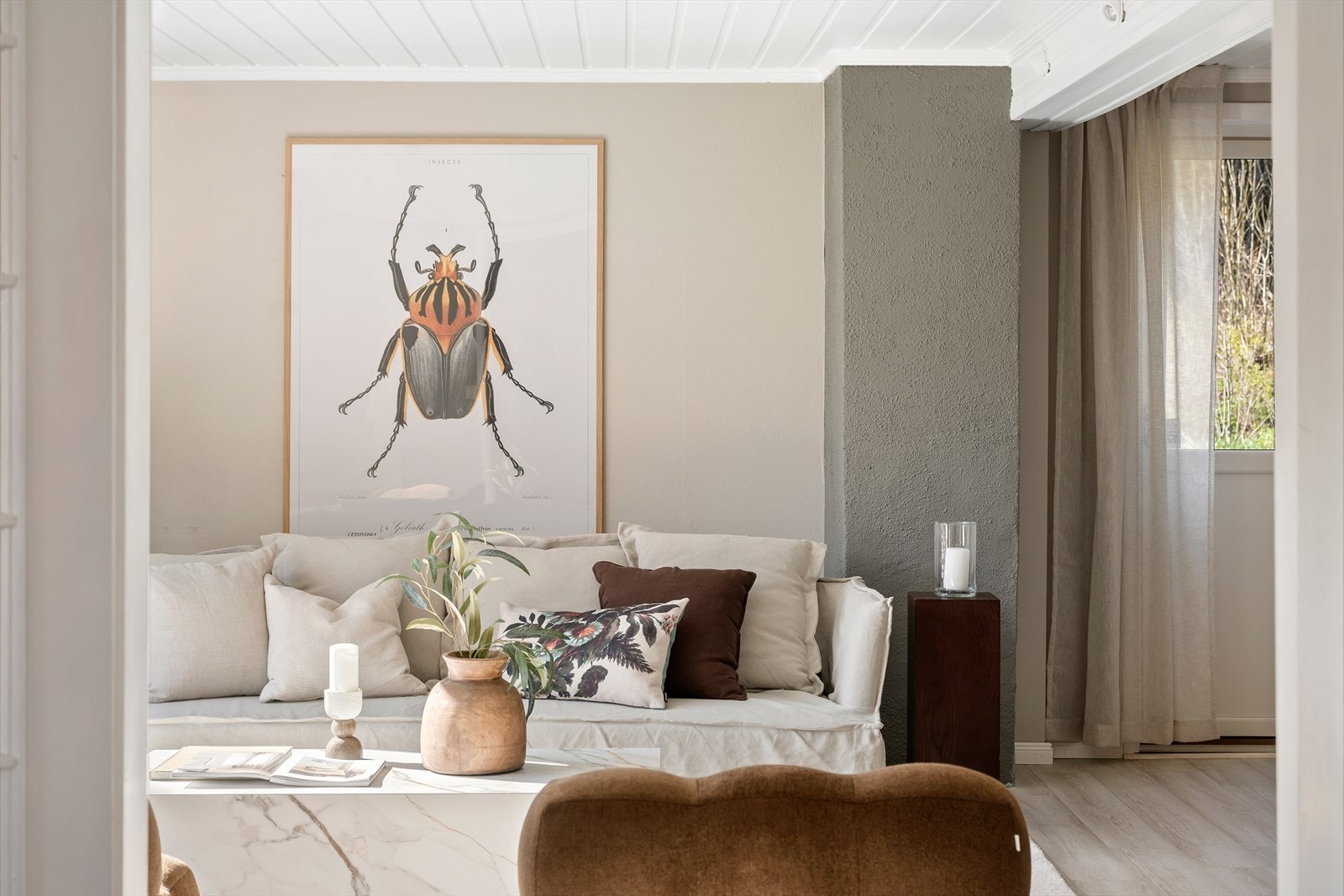 Fra stuen er det utgang til den store terrassen. Galleribilde