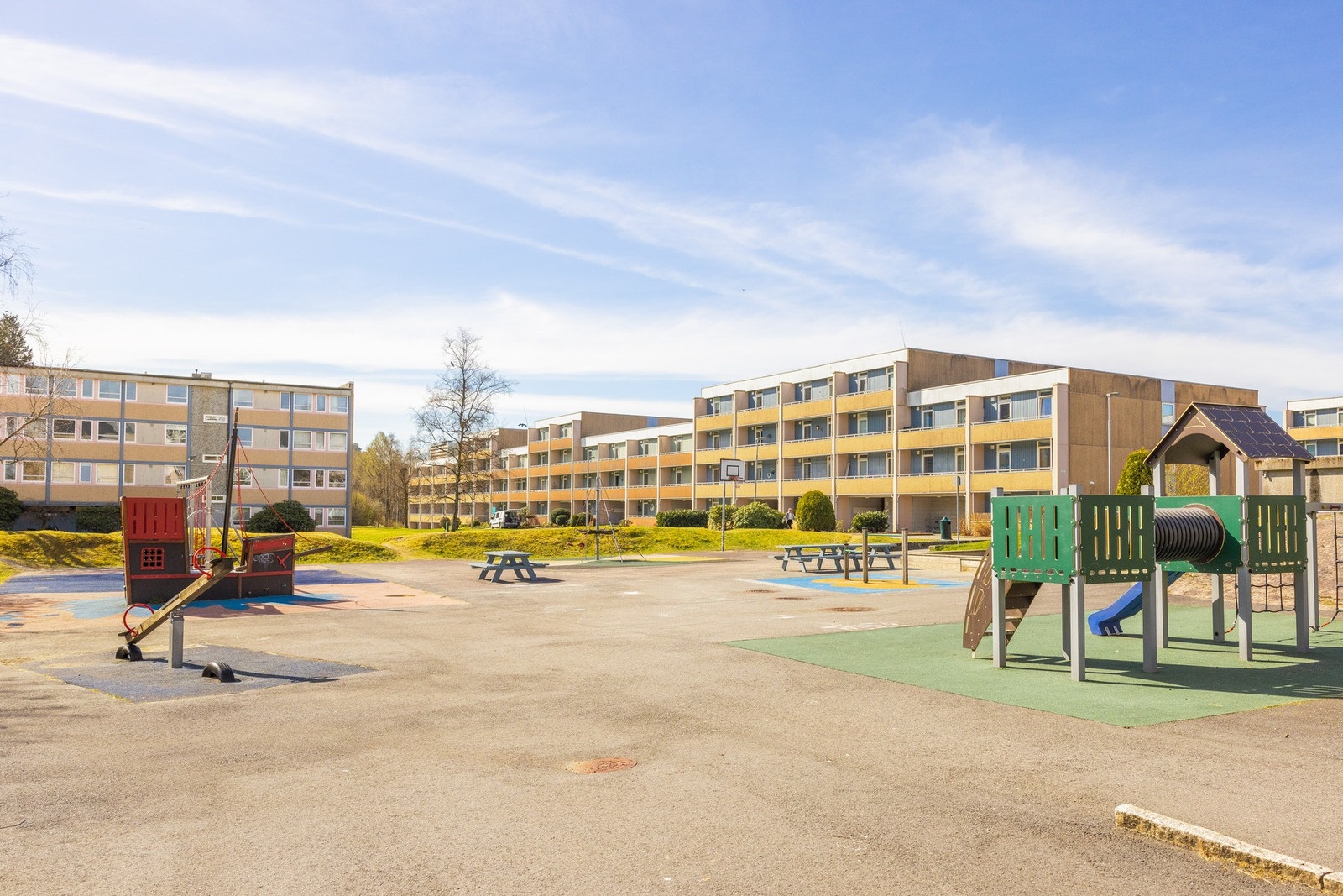 Stor felles lekeplass. Galleribilde