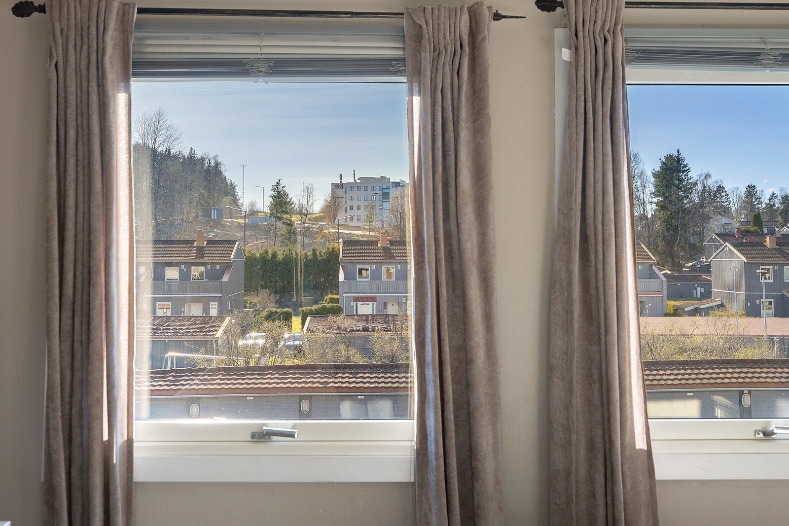 Vindusutsikt fra hovedsoverom. Galleribilde