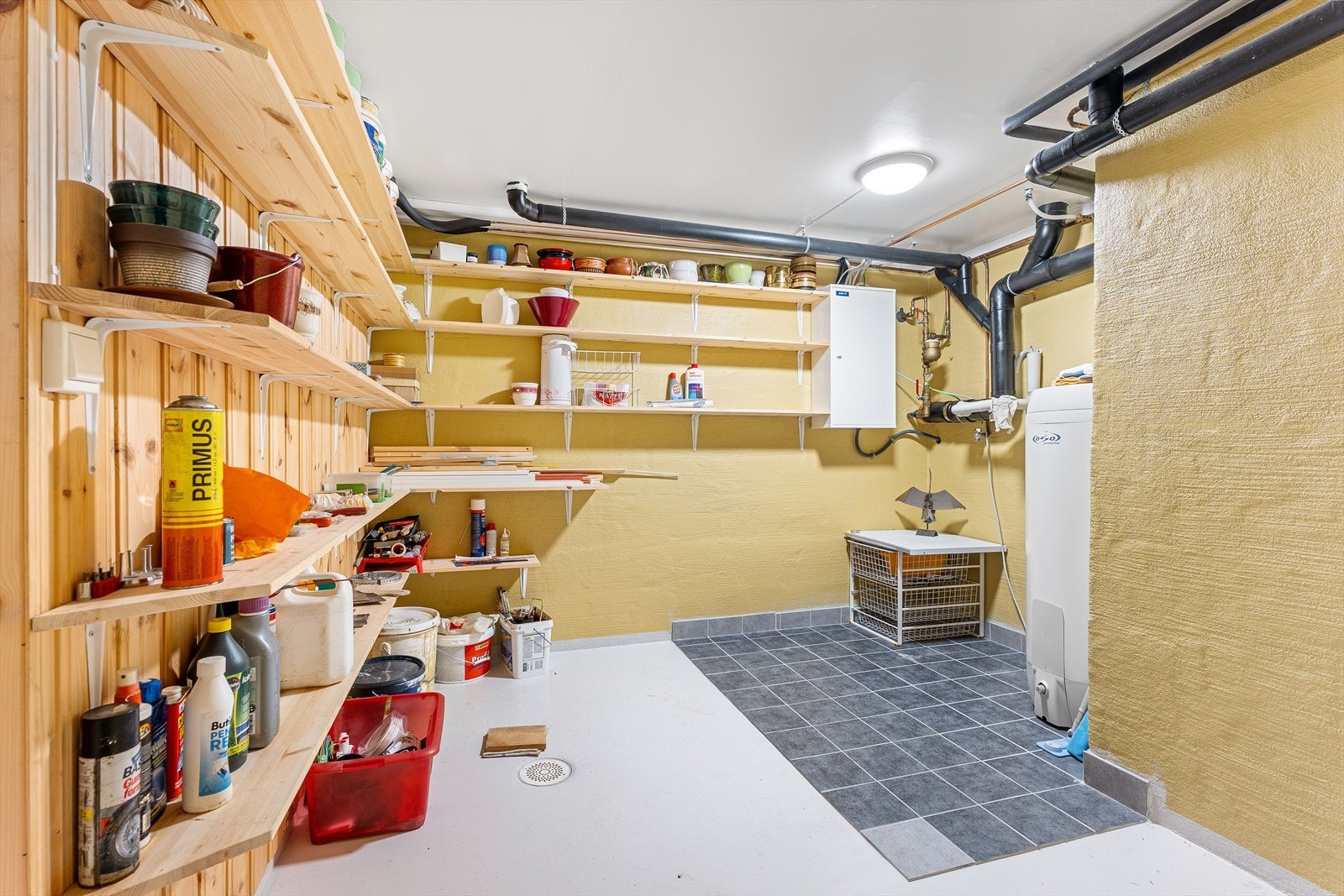 Her er det god plass og en stor bod med gode lagringsmuligheter. Galleribilde