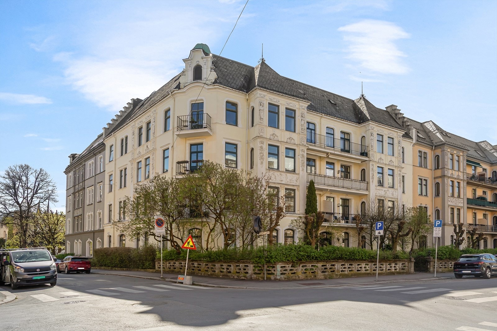 Svært ettertraktet beliggenhet i et meget eksklusivt og veletablert strøk på beste Frogner. Galleribilde