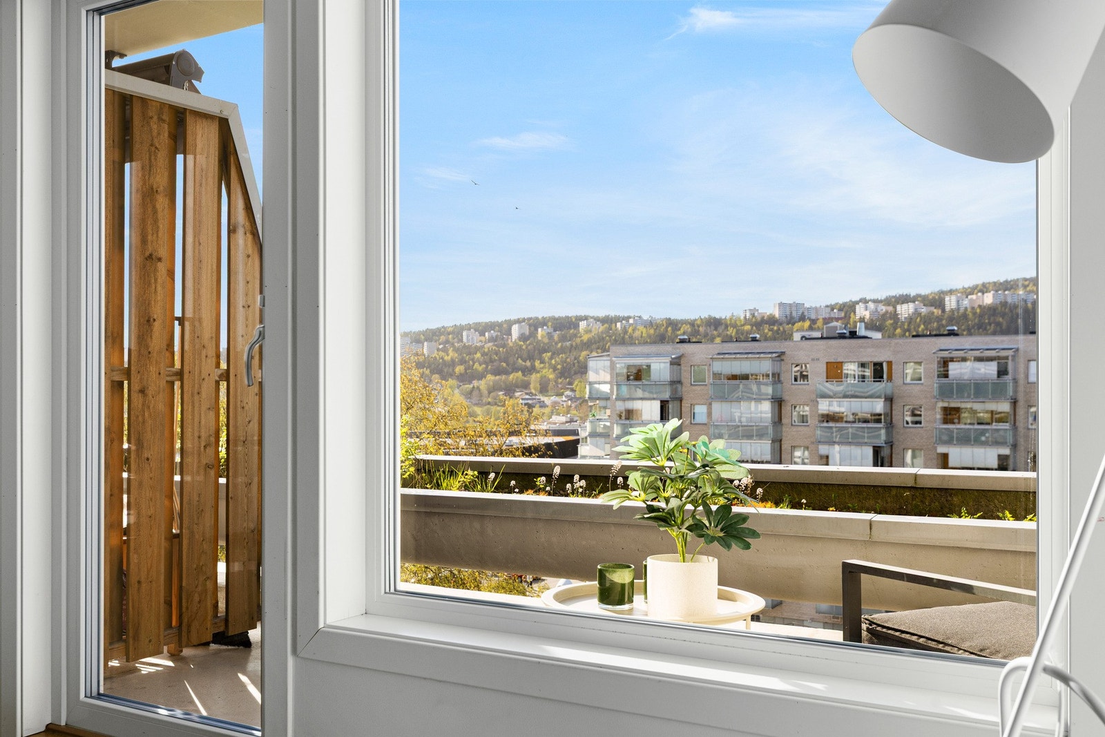 Utsikten fra stuen. Galleribilde