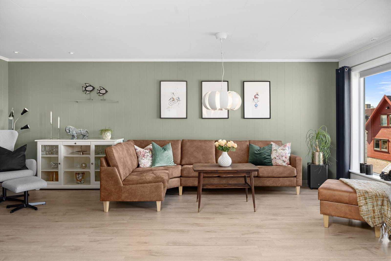 Et lyst og innbydende oppholdsrom for hele familien. Galleribilde