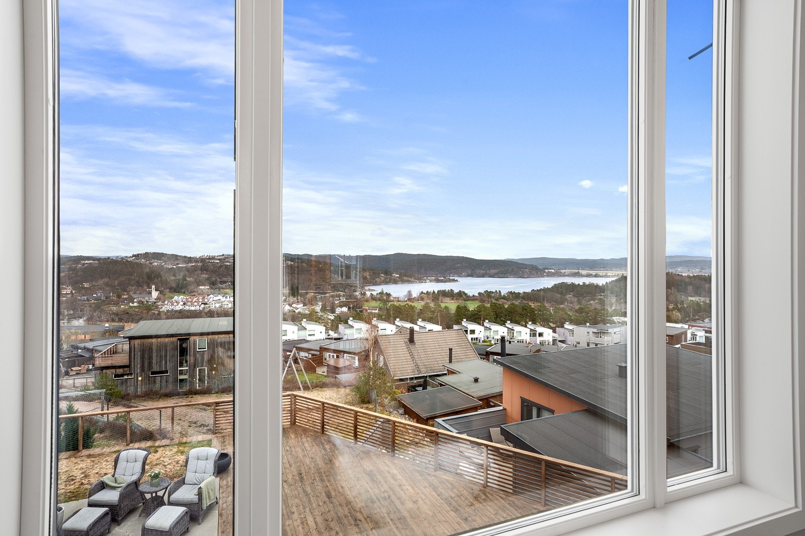 Utsikt fra bolig - terrasse og nærområde Galleribilde