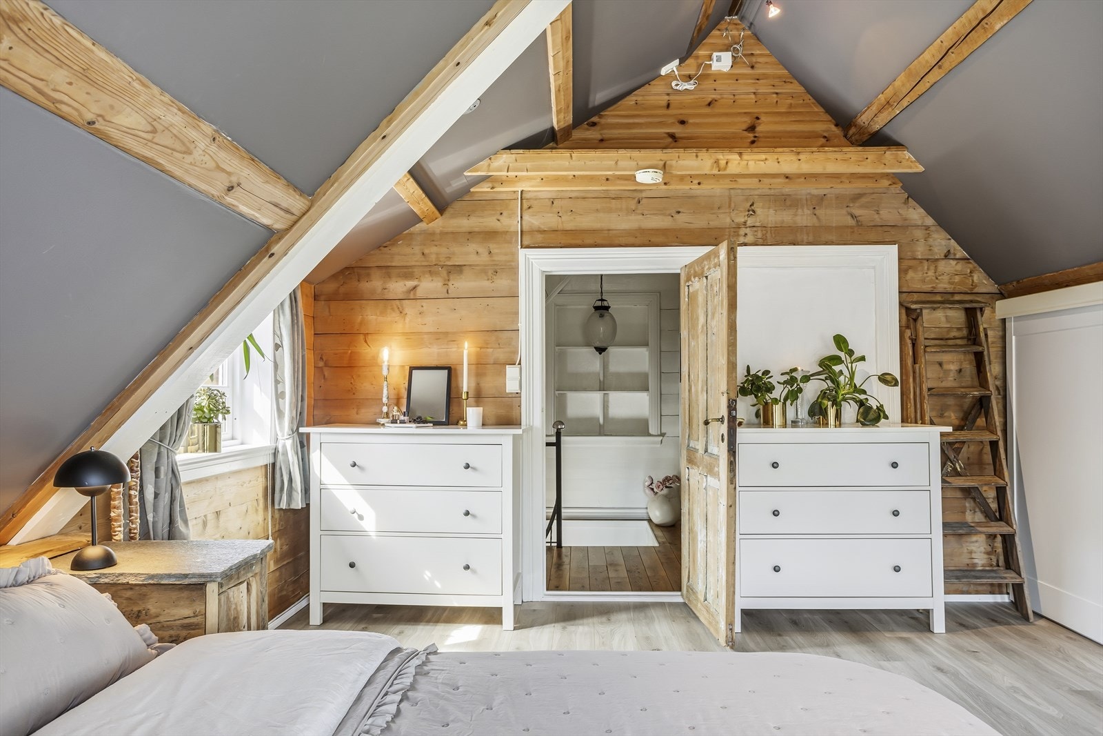 Delikate innredede soverom. Galleribilde