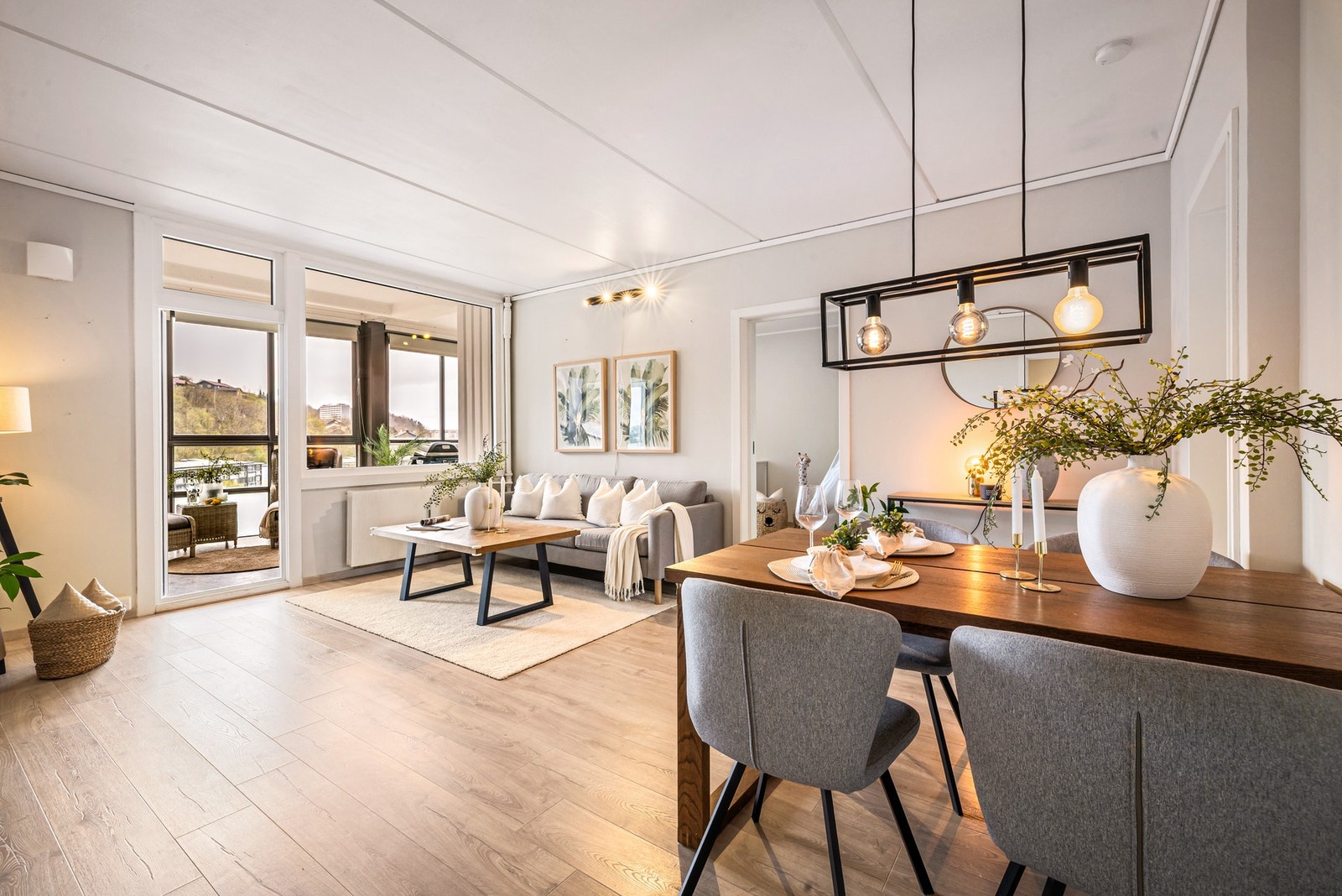 Leiligheten er av den store typen og har en smart planløsning Galleribilde