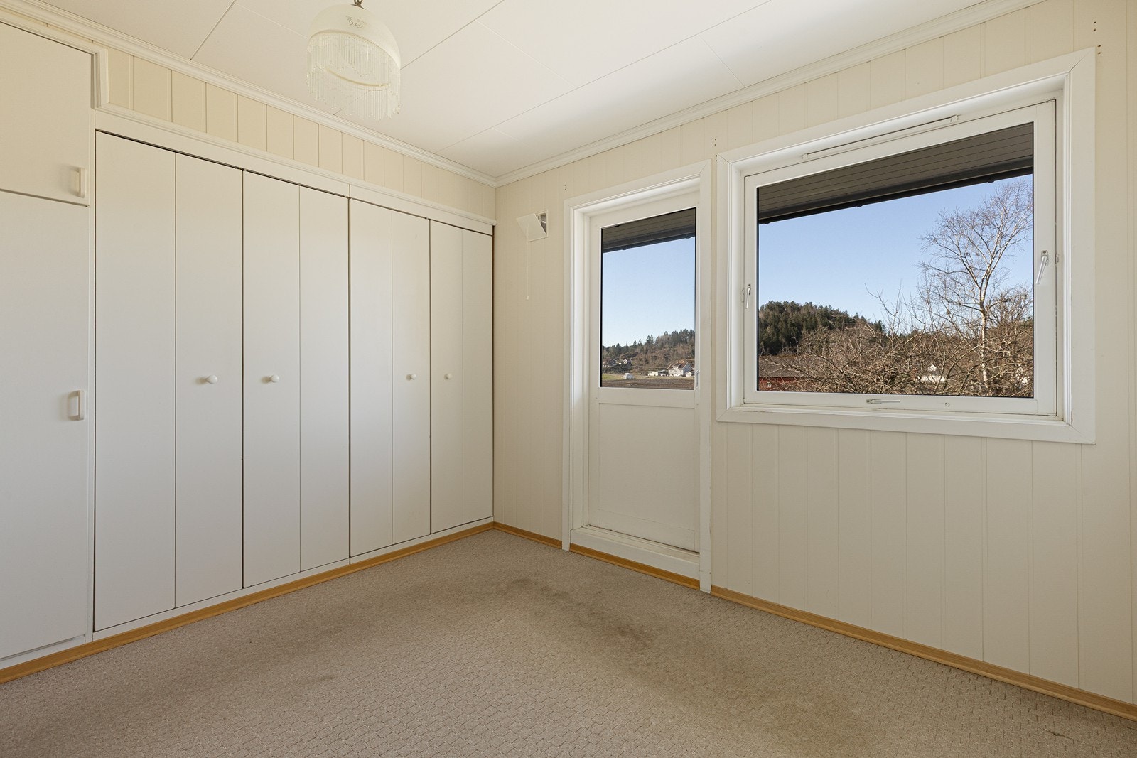 Garderoben i hovedsoverom gir god oppbevaringsplass. Galleribilde