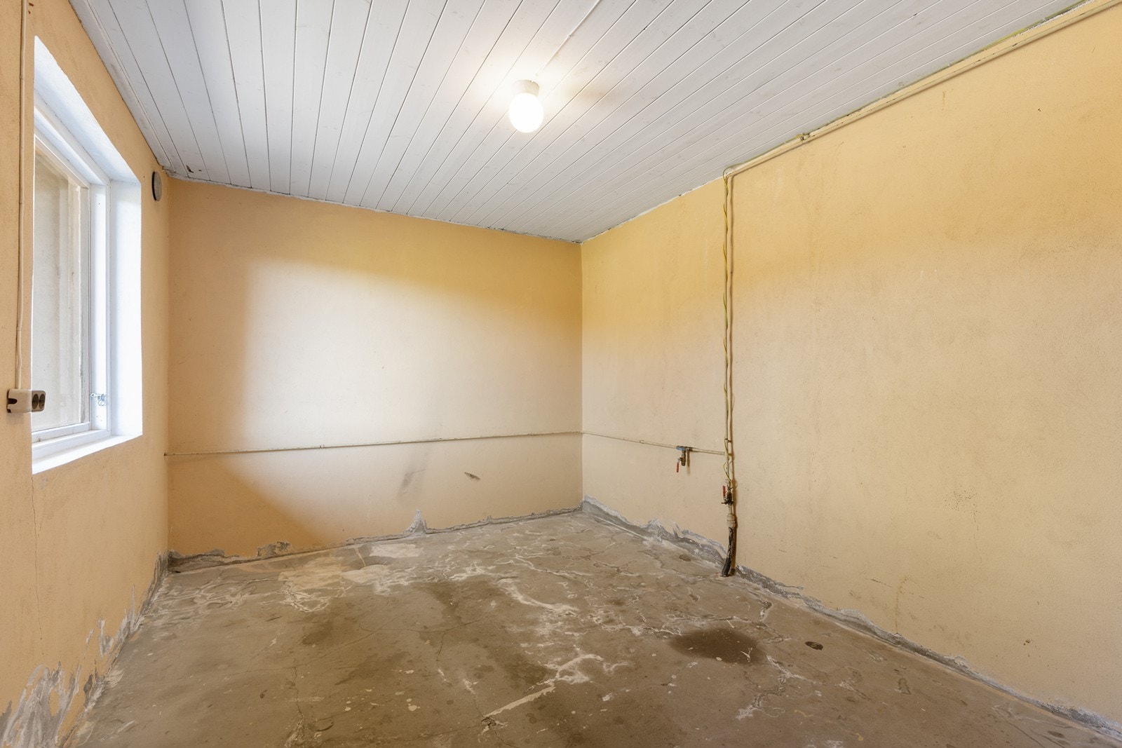 Det er potensial for oppgradering og annen bruk i dette rommet som på tegninger er oppgitt som omkledningsrom. Galleribilde