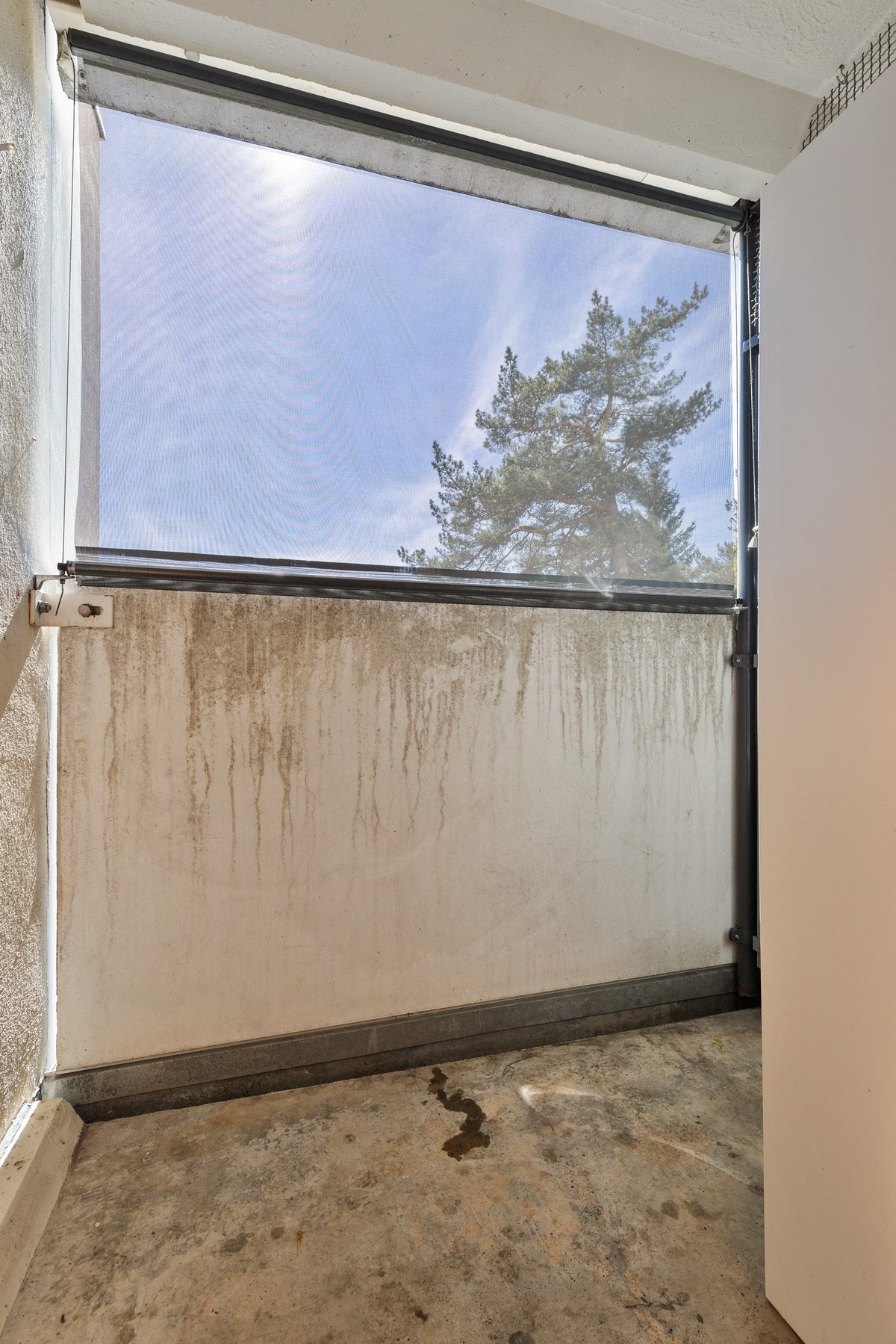 Mindre luftebalkong med adkomst fra kjøkken. Galleribilde