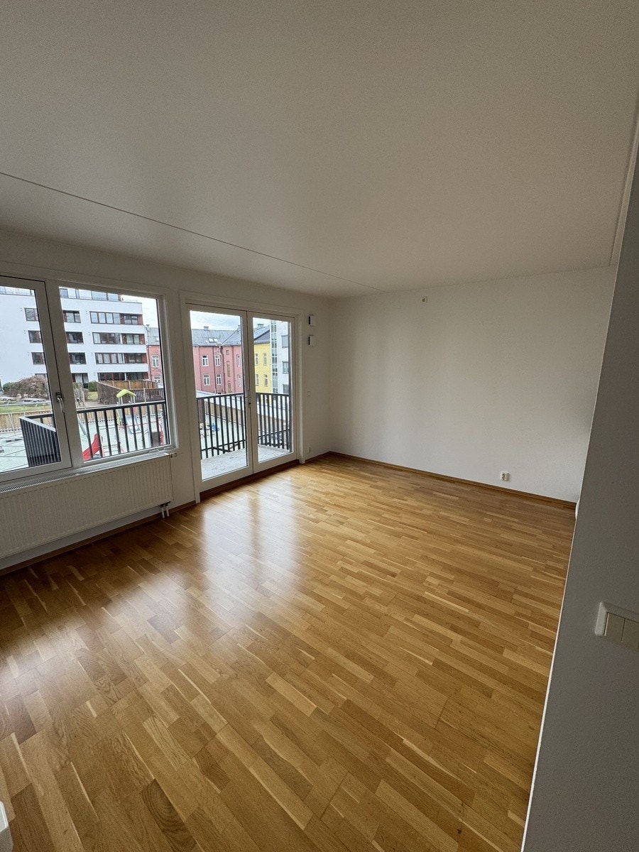 Stue og balkong Galleribilde
