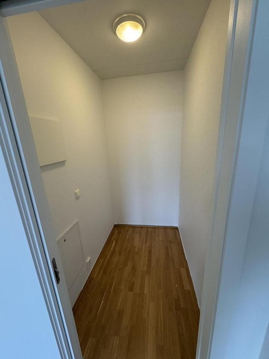 Garderobe Galleribilde