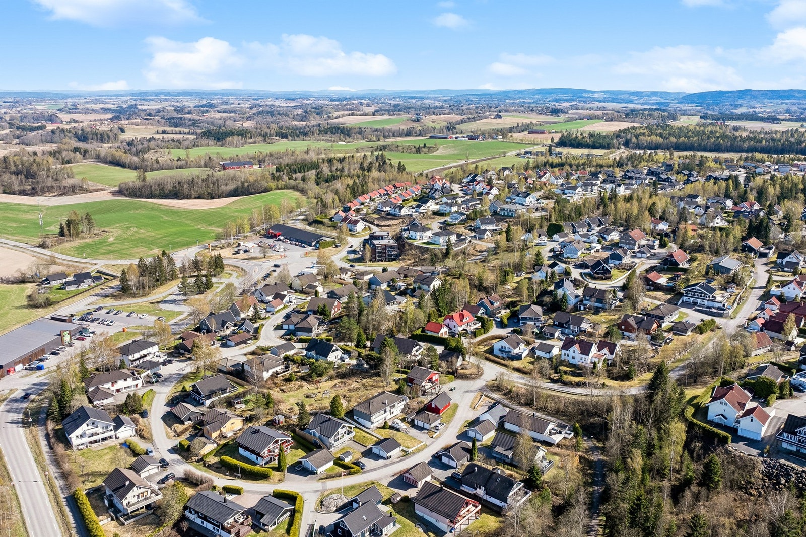 Attraktiv beliggenhet i et rolig og veletablert boligområde! Galleribilde