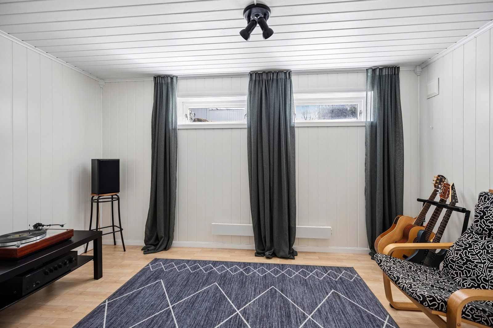 Allsidig rom i kjeller med flere bruksmuligheter, for eksempel som hobbyrom. Galleribilde