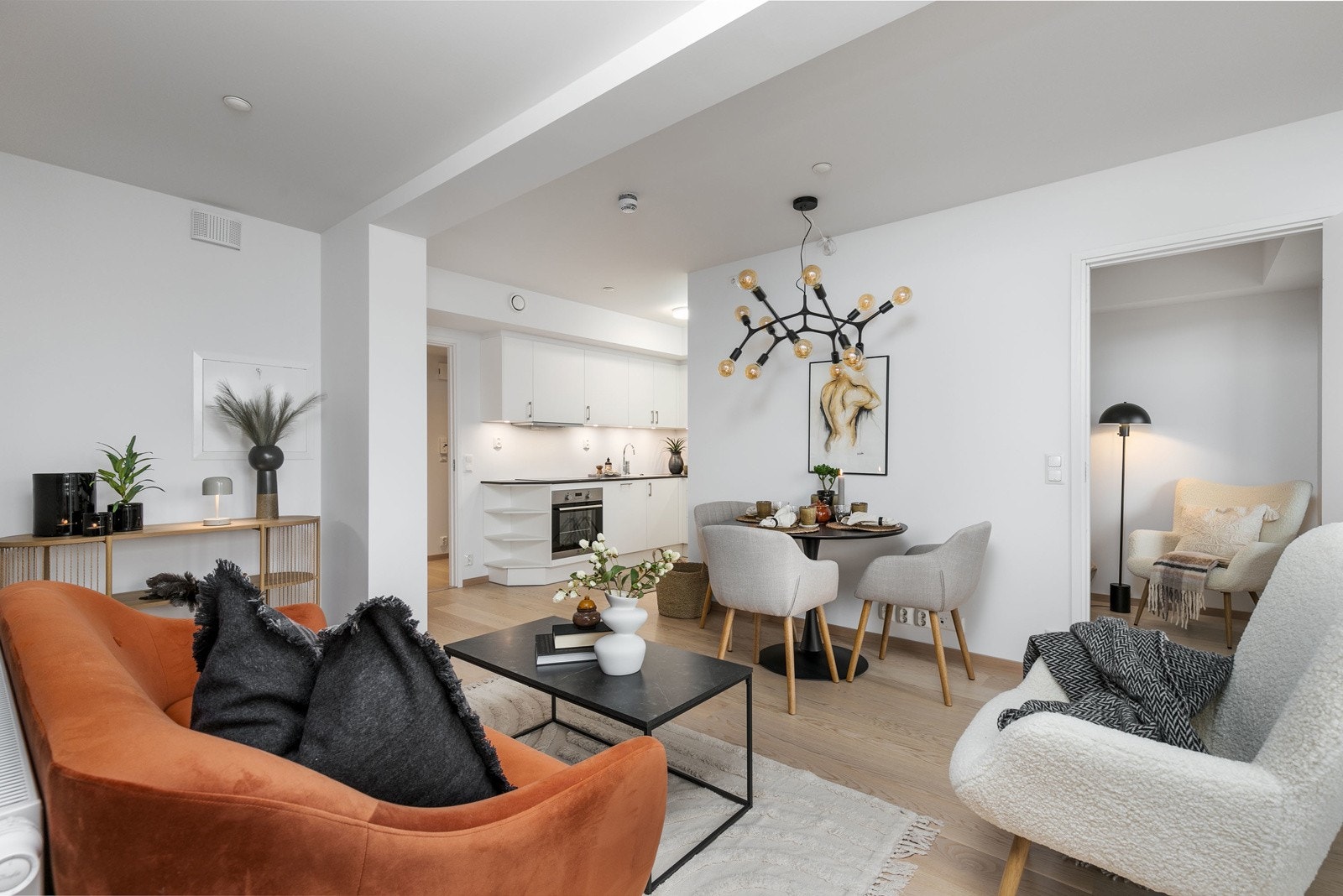 Grunnpakke for kabel-TV og internett er inkl. i felleskostnadene. Bilde fra L702. Galleribilde