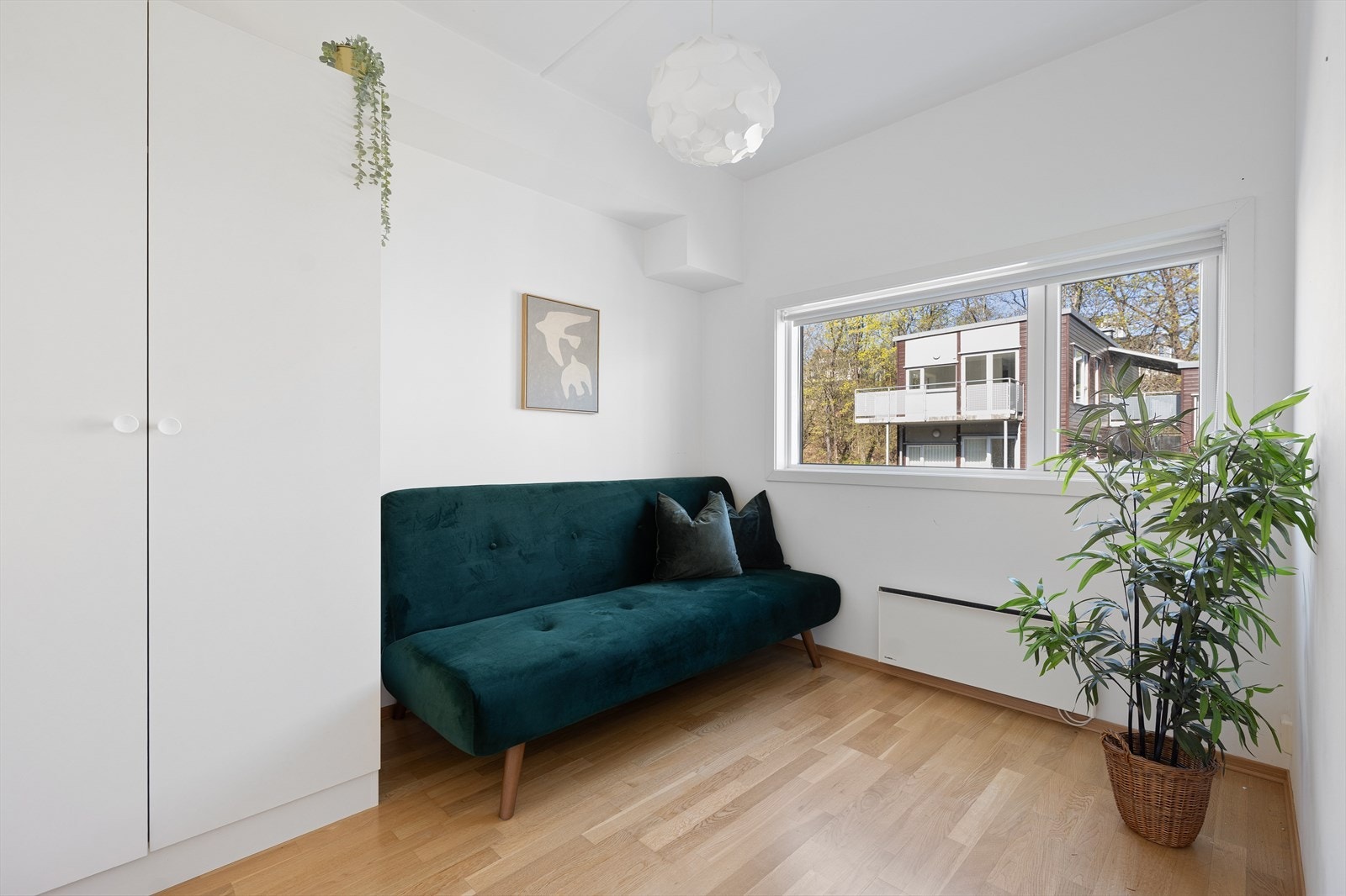 Det andre soverommet egner seg godt som barnerom, gjesterom eller kontor. Galleribilde