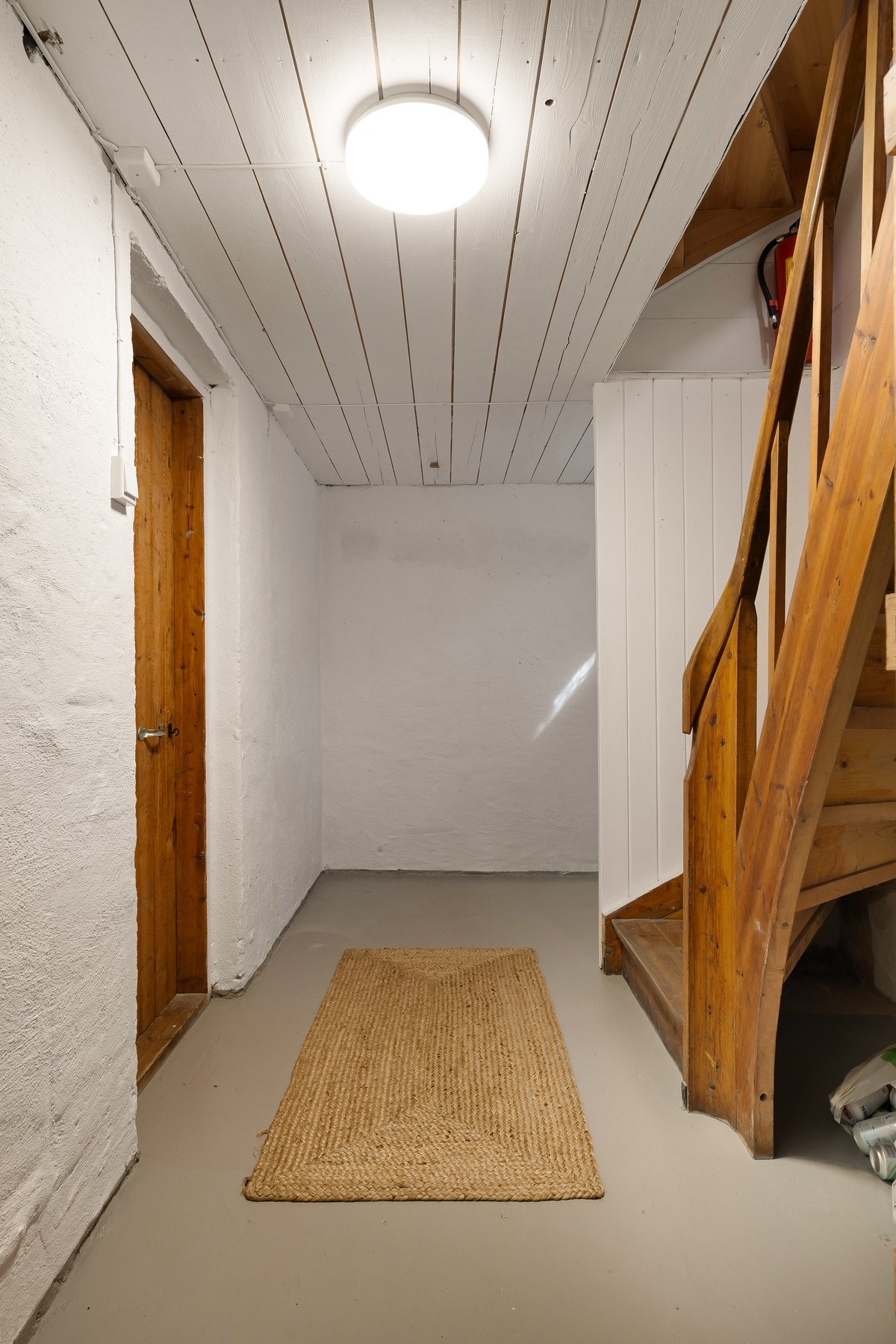 I kjelleren er det vaskerom og diverse bodrom. Galleribilde