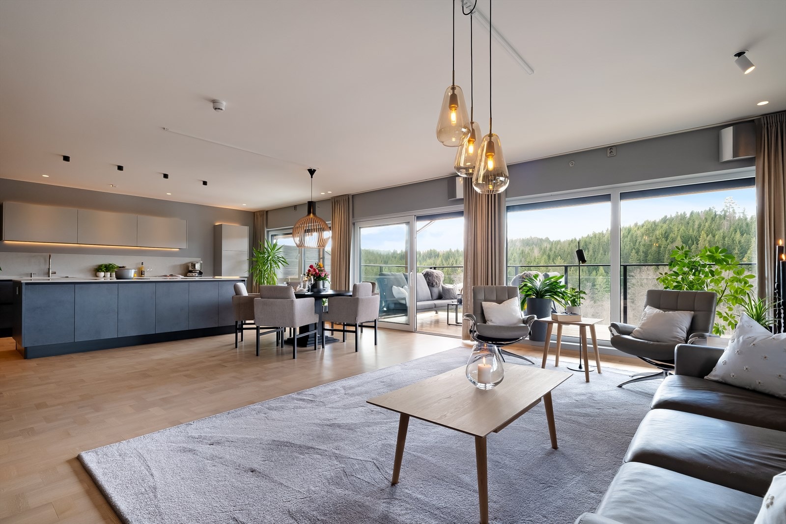 Fra stuen er det utgang til en ca 50m2 terrasse Galleribilde
