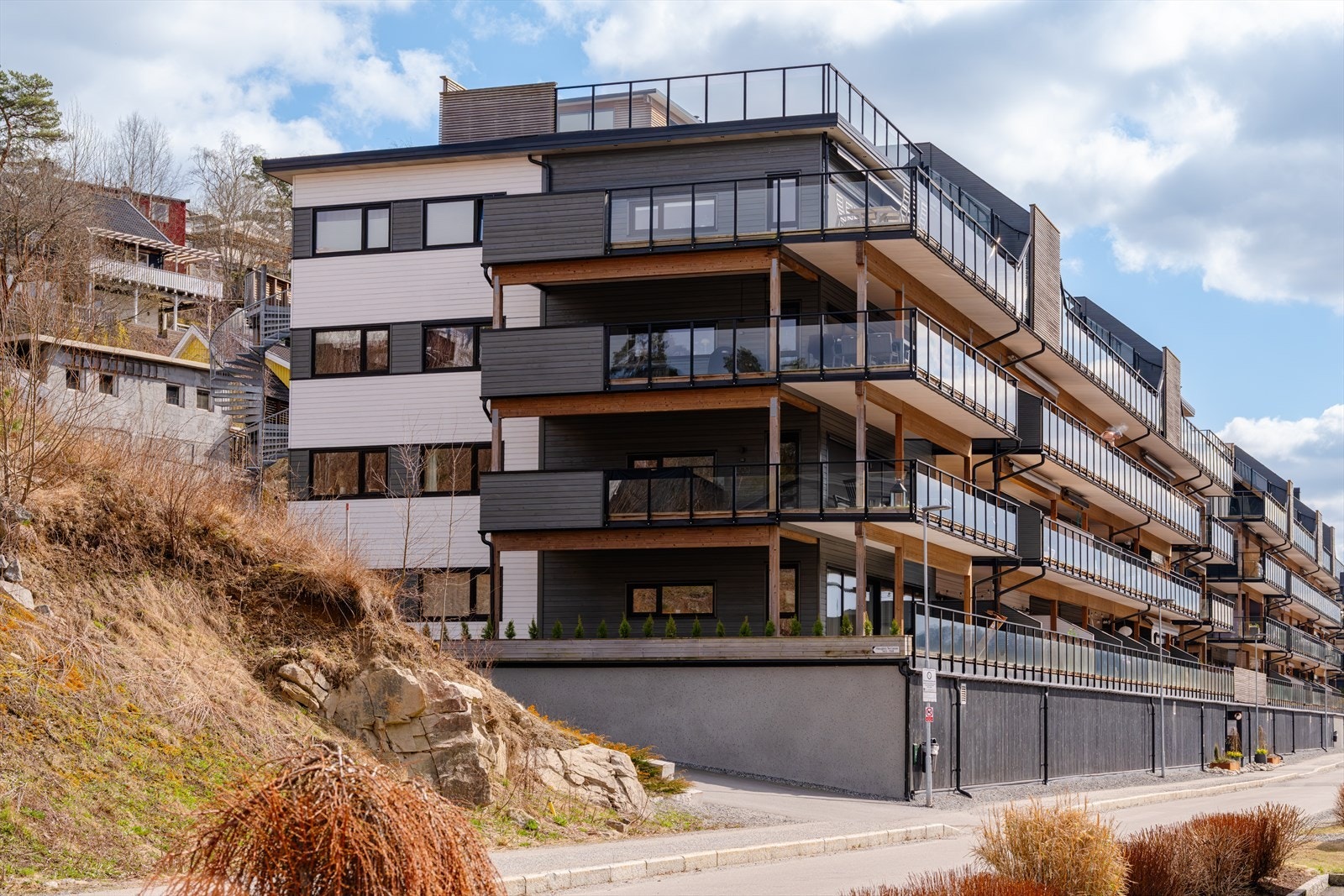 Bygget ble oppført i 2018 og består av 5 etasjer Galleribilde
