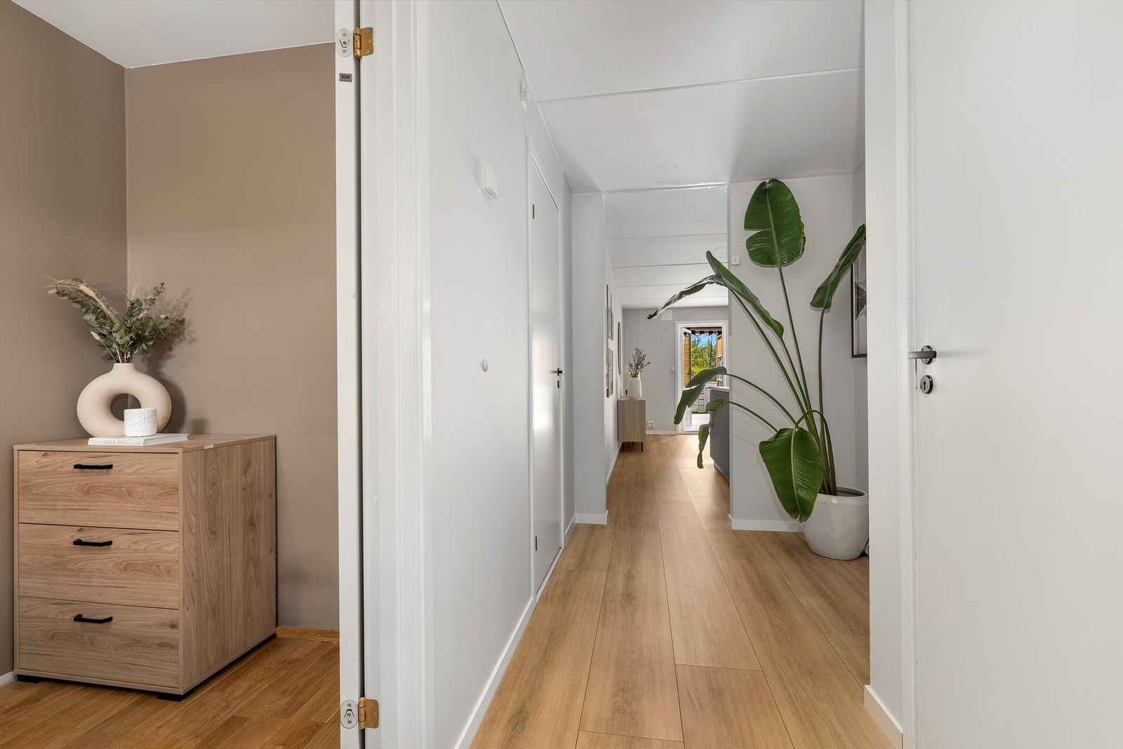 Leiligheten har to gode soverom med fleksible møbleringsmuligheter. Galleribilde