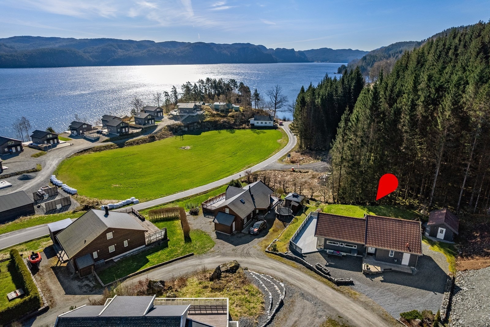 Tripperåsen er et veletablert og populært hytteområde med gode solforhold. Galleribilde