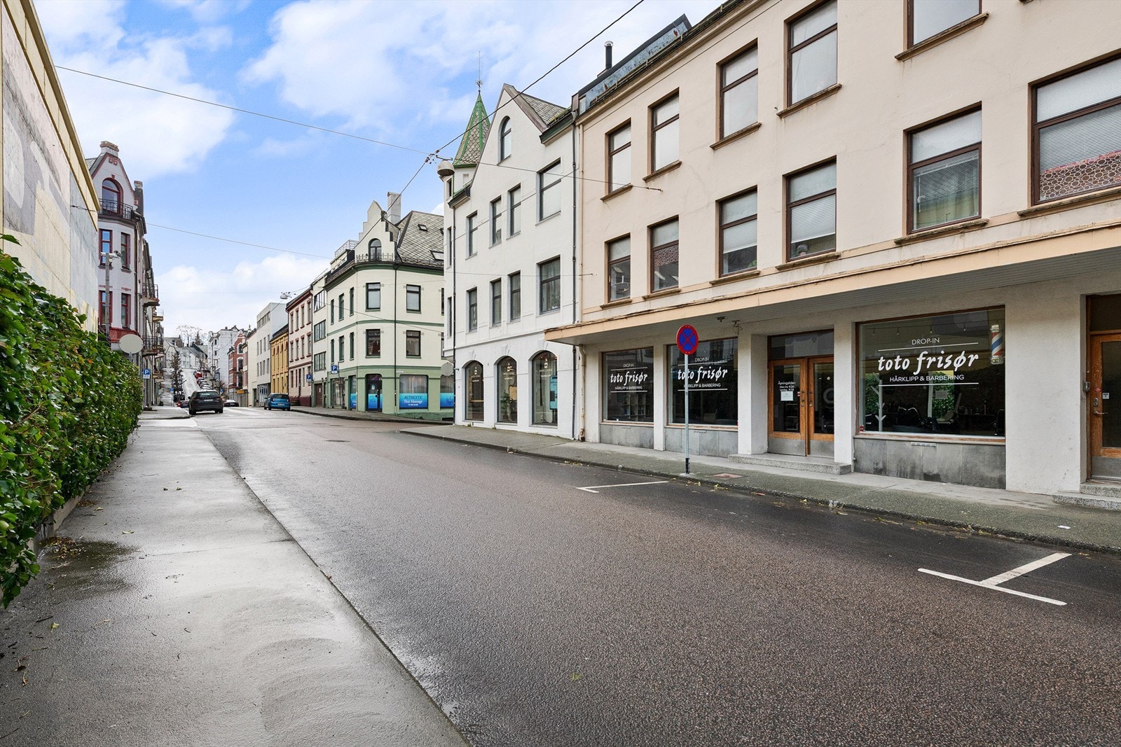 Her bor du midt i hjertet av Jugendbyen, med gangavstand til alt byen har å by på. Galleribilde